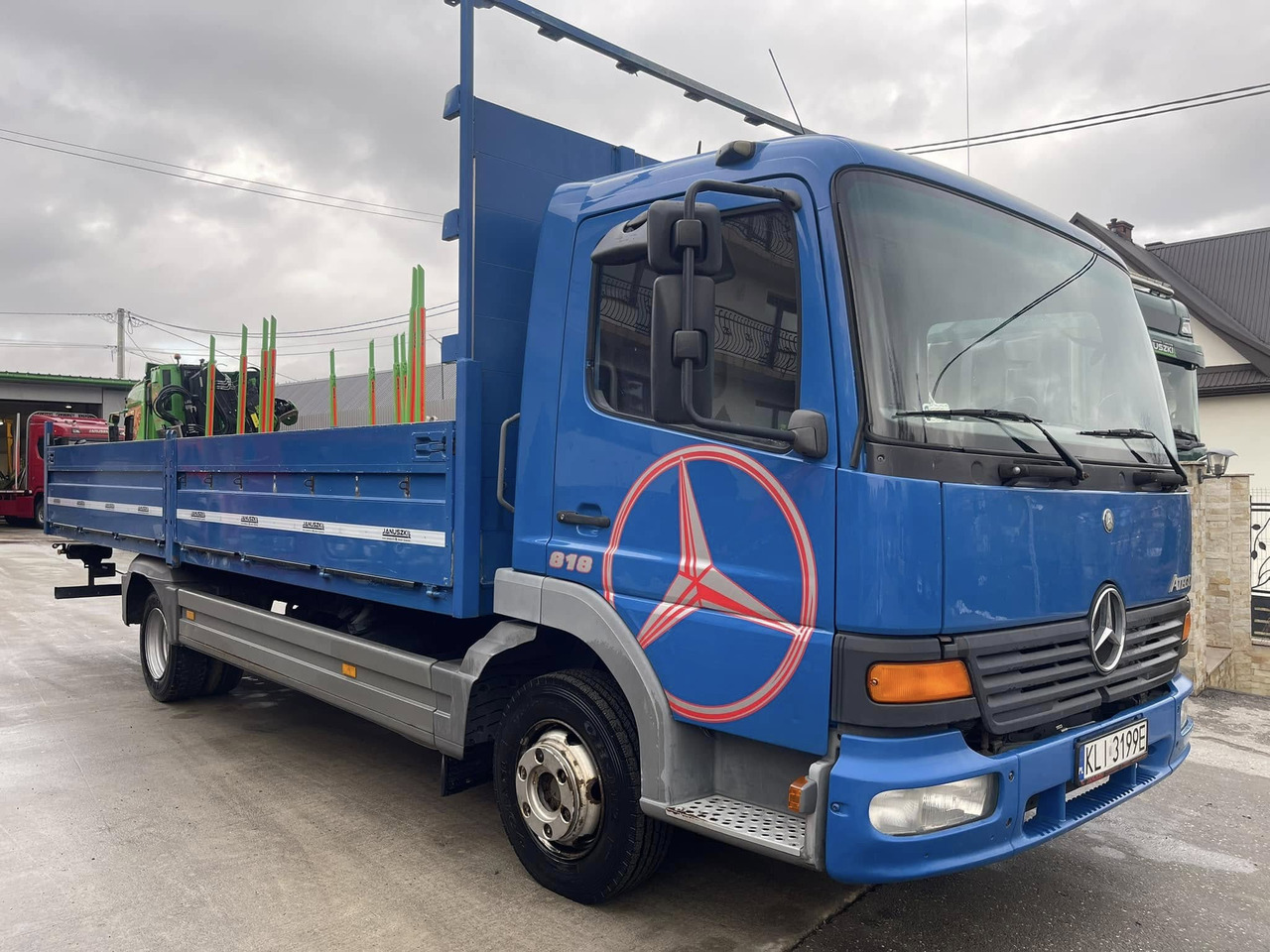 Mercedes Benz Atego 818 - Camion plateau: photos 4 Mercedes Benz Atego 818 - Camion plateau: photos 4