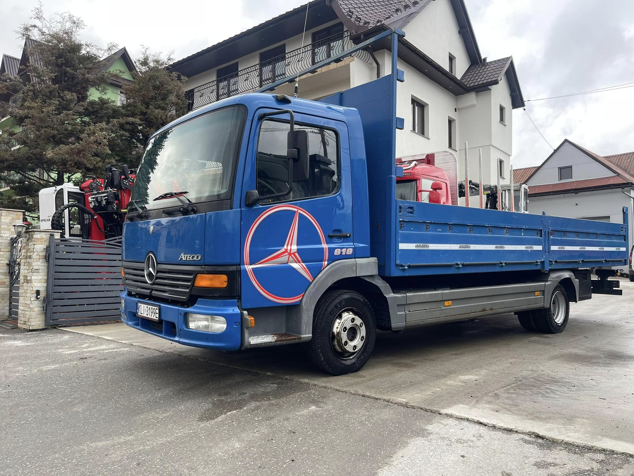 Mercedes Benz Atego 818 - Camion plateau: photos 3 Mercedes Benz Atego 818 - Camion plateau: photos 3