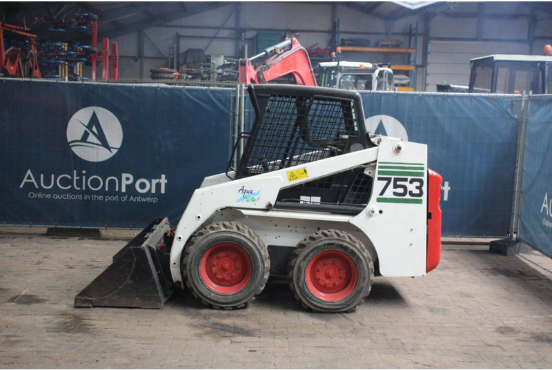 Bobcat 753 - Chargeuse sur pneus: photos 2 Bobcat 753 - Chargeuse sur pneus: photos 2