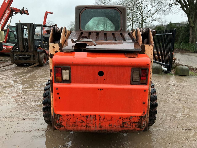 Bobcat S220 - Chargeuse sur pneus: photos 4 Bobcat S220 - Chargeuse sur pneus: photos 4