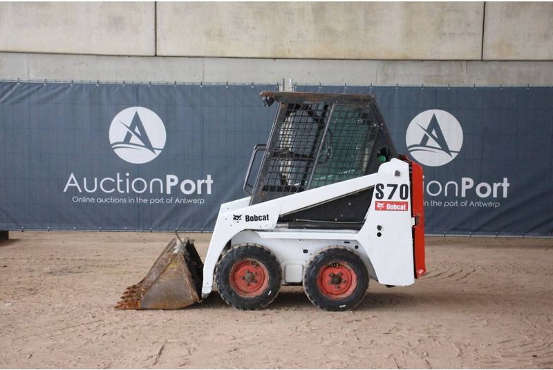 Bobcat S70 - Chargeuse sur pneus: photos 2 Bobcat S70 - Chargeuse sur pneus: photos 2