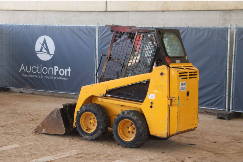 Bobcat S70 - Chargeuse sur pneus: photos 3 Bobcat S70 - Chargeuse sur pneus: photos 3