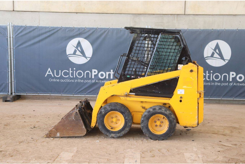 Bobcat S70 - Chargeuse sur pneus: photos 2 Bobcat S70 - Chargeuse sur pneus: photos 2