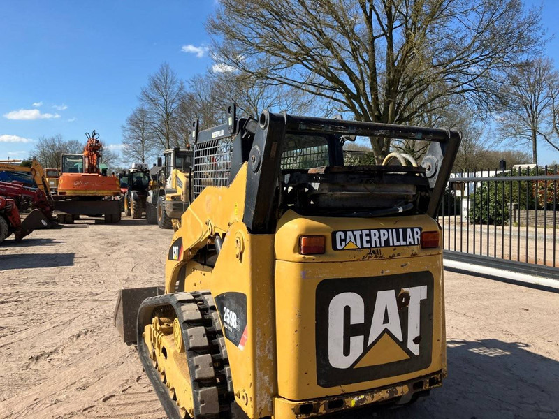 Caterpillar 259B - Chargeuse sur chenilles: photos 3 Caterpillar 259B - Chargeuse sur chenilles: photos 3