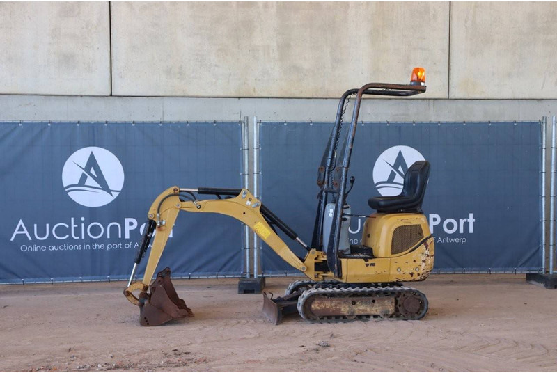 Caterpillar 300.9D - Mini pelle: photos 1 Caterpillar 300.9D - Mini pelle: photos 1