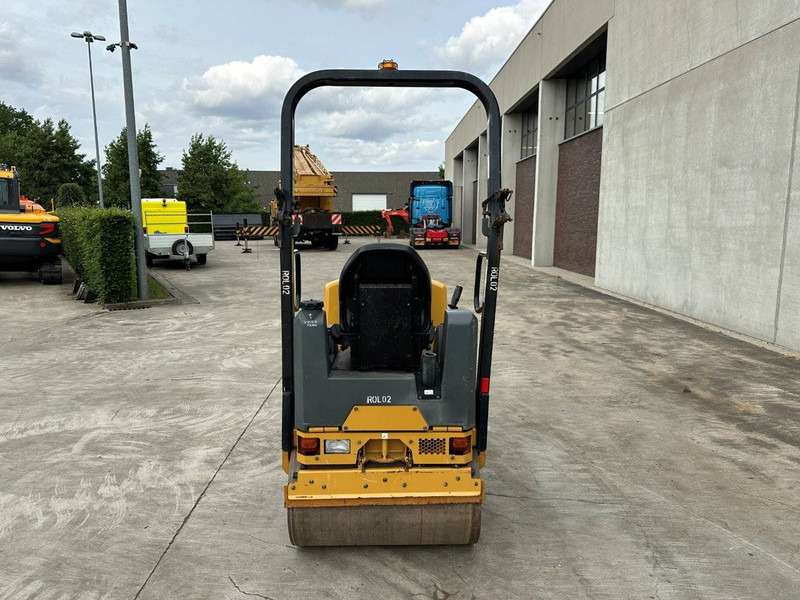 Caterpillar CB14B - Compacteur: photos 5 Caterpillar CB14B - Compacteur: photos 5