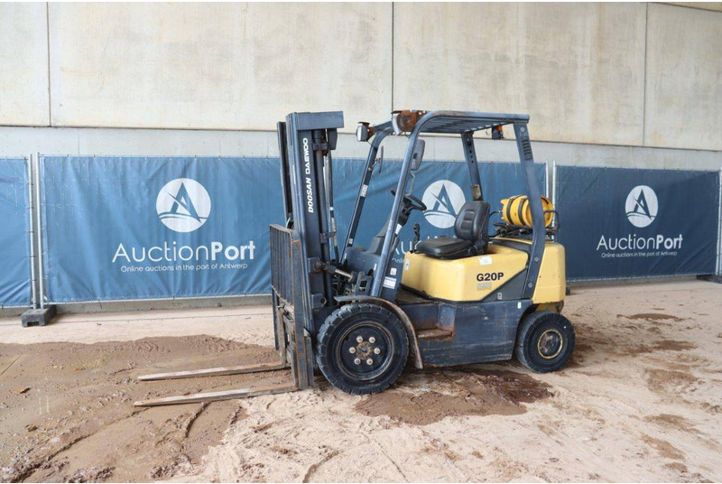 Daewoo-Doosan G20P-3 - Chariot élévateur à gaz: photos 1 Daewoo-Doosan G20P-3 - Chariot élévateur à gaz: photos 1