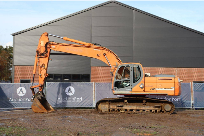 Doosan DX225LC - Pelle sur chenille: photos 2 Doosan DX225LC - Pelle sur chenille: photos 2