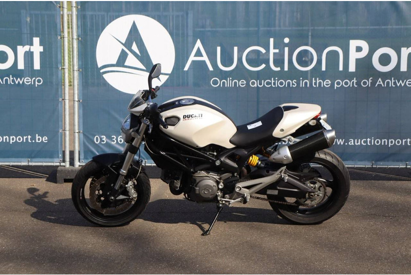 Ducati MONSTER 696 - Motocyclette: photos 2 Ducati MONSTER 696 - Motocyclette: photos 2