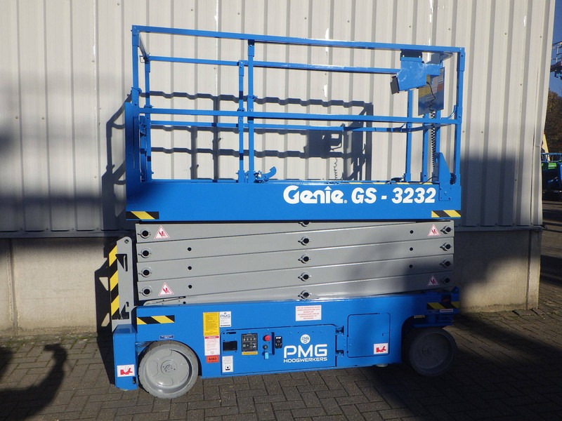 Genie GS-3232 - Nacelle ciseaux: photos 1 Genie GS-3232 - Nacelle ciseaux: photos 1