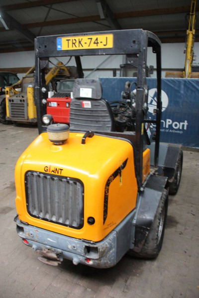 Giant V452T HD - Chargeuse sur pneus: photos 5 Giant V452T HD - Chargeuse sur pneus: photos 5