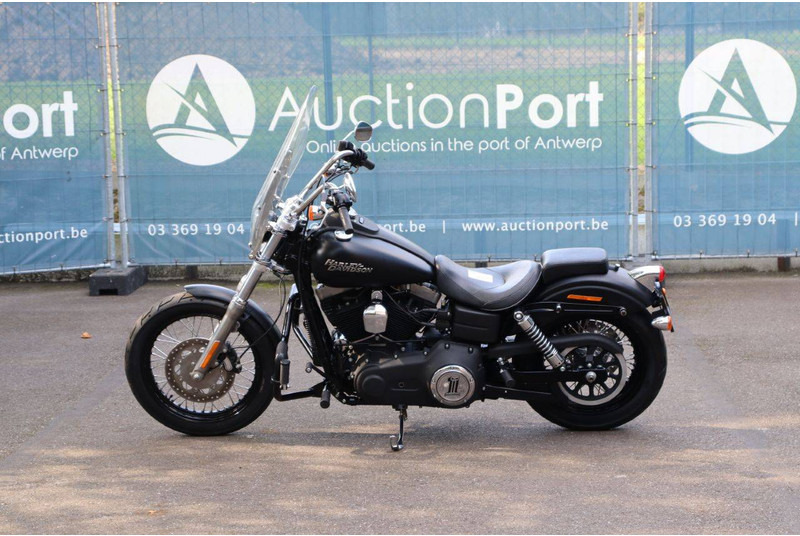 Harley-Davidson Dyna Street Bob - Motocyclette: photos 2 Harley-Davidson Dyna Street Bob - Motocyclette: photos 2