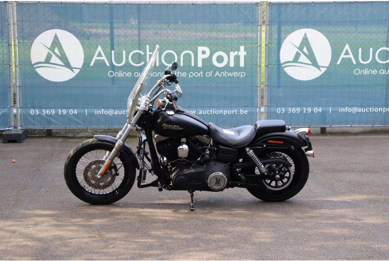 Harley-Davidson Dyna Street Bob - Motocyclette: photos 1 Harley-Davidson Dyna Street Bob - Motocyclette: photos 1
