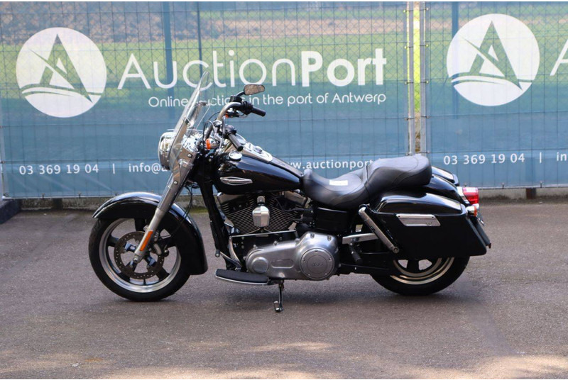 Harley-Davidson Dyna Switchback - Motocyclette: photos 2 Harley-Davidson Dyna Switchback - Motocyclette: photos 2