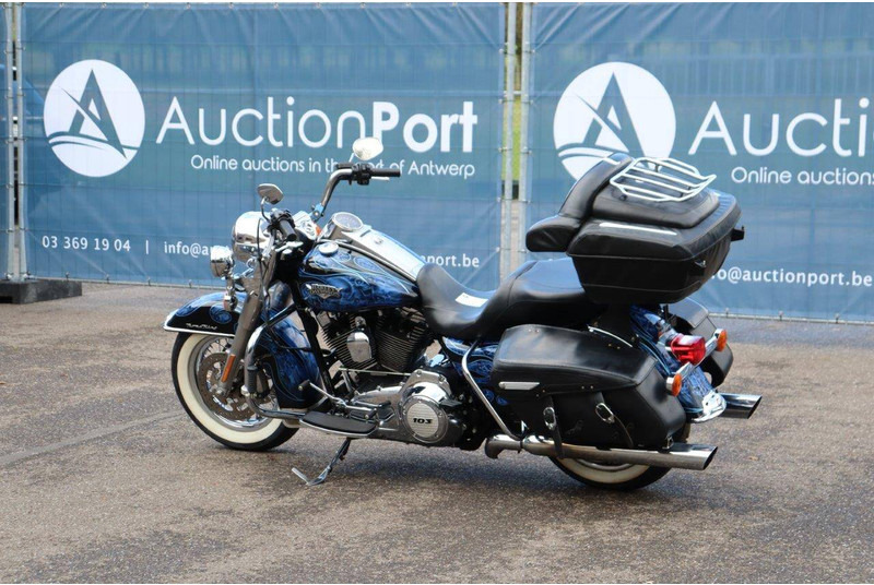 Harley-Davidson Road King Classic Touring - Motocyclette: photos 3 Harley-Davidson Road King Classic Touring - Motocyclette: photos 3