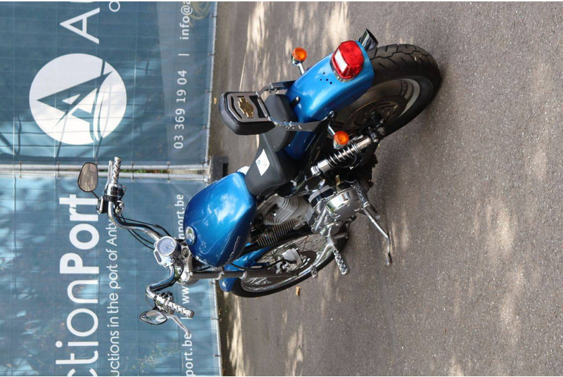 Harley-Davidson Sportster XL 883 Super Low - Motocyclette: photos 4 Harley-Davidson Sportster XL 883 Super Low - Motocyclette: photos 4