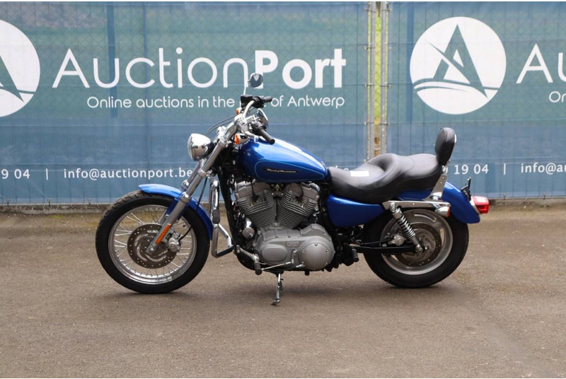 Harley-Davidson Sportster XL883 - Motocyclette: photos 1 Harley-Davidson Sportster XL883 - Motocyclette: photos 1