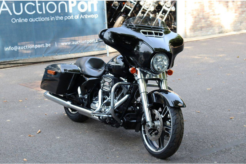 Motocyclette Harley-Davidson Street Glide: photos 7 Motocyclette Harley-Davidson Street Glide: photos 7