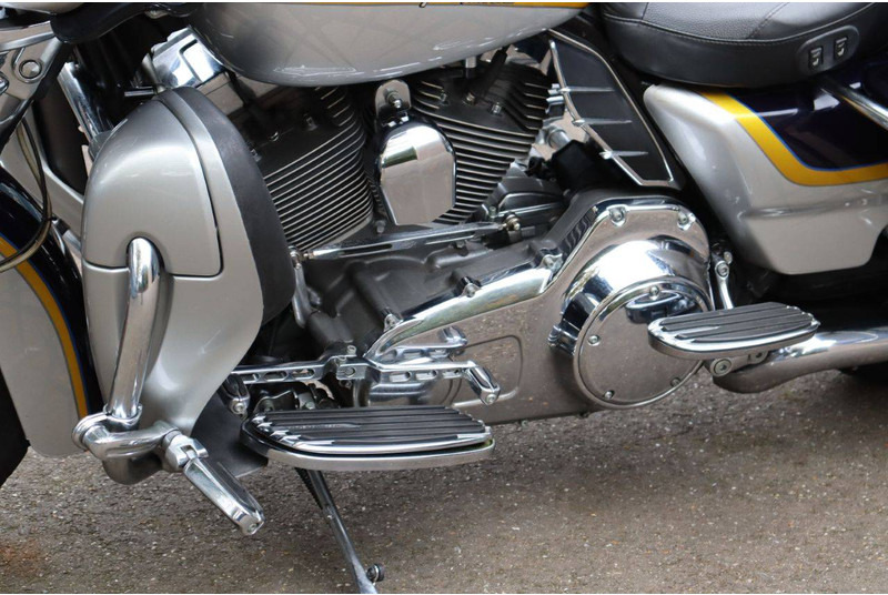 Motocyclette Harley-Davidson ULTRA CLASSIC CVO: photos 19 Motocyclette Harley-Davidson ULTRA CLASSIC CVO: photos 19