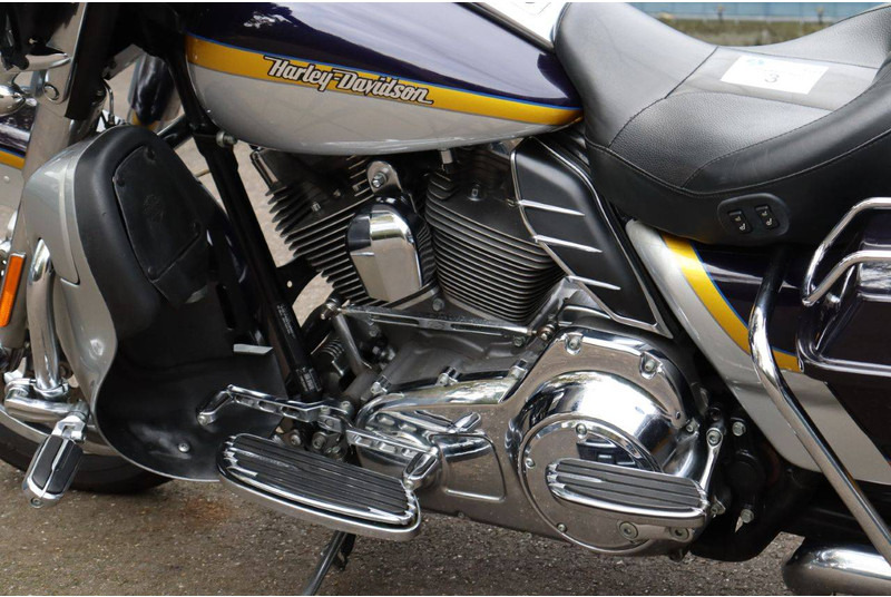 Motocyclette Harley-Davidson ULTRA CLASSIC CVO: photos 15 Motocyclette Harley-Davidson ULTRA CLASSIC CVO: photos 15