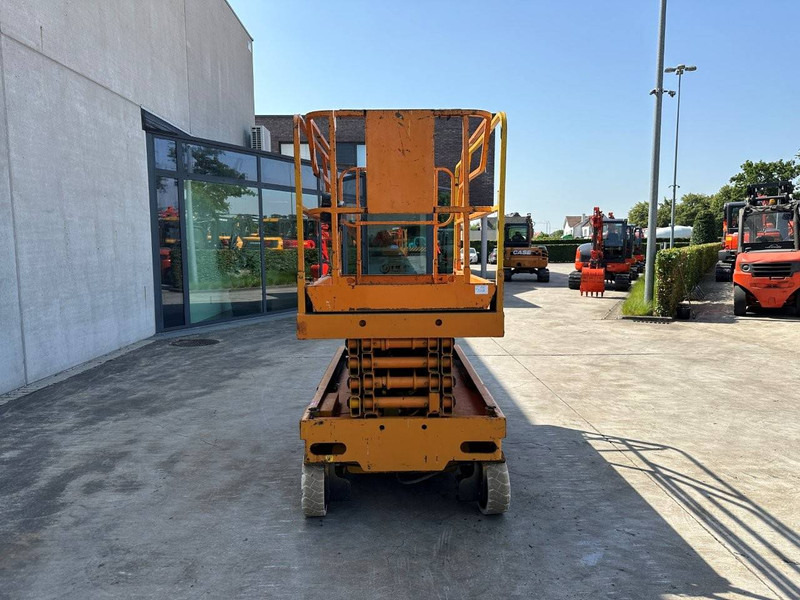 Haulotte Compact 12 - Nacelle ciseaux: photos 2 Haulotte Compact 12 - Nacelle ciseaux: photos 2