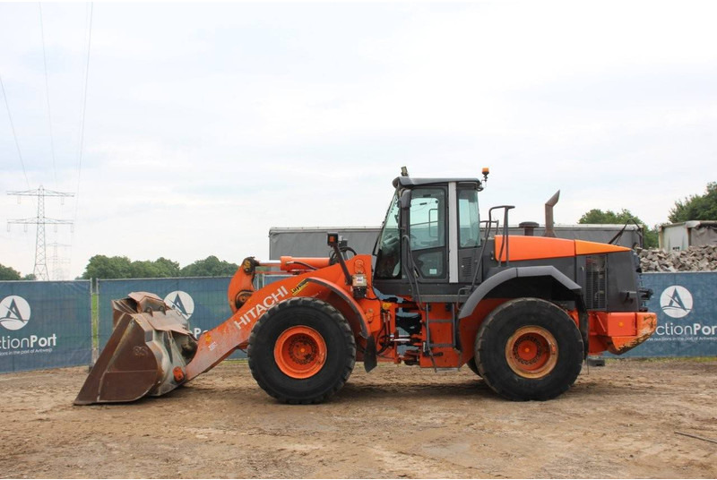 Hitachi ZW250 - Chargeuse sur pneus: photos 2 Hitachi ZW250 - Chargeuse sur pneus: photos 2