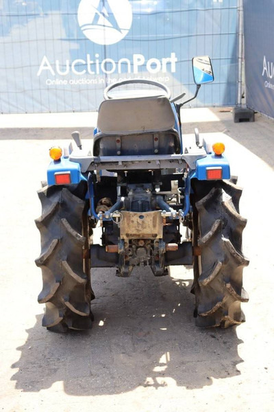 Iseki Sial 5 - Tracteur agricole: photos 5 Iseki Sial 5 - Tracteur agricole: photos 5