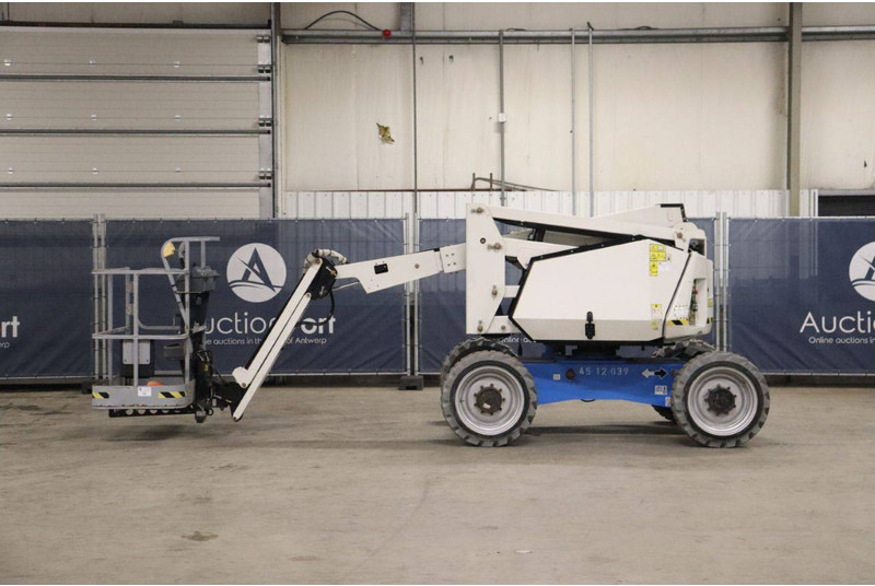 JLG H340AJ 4 WD - Nacelle articulée: photos 2 JLG H340AJ 4 WD - Nacelle articulée: photos 2