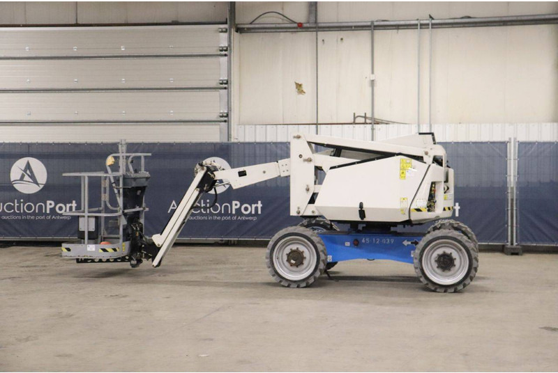 JLG H340AJ 4 WD - Nacelle articulée: photos 3 JLG H340AJ 4 WD - Nacelle articulée: photos 3