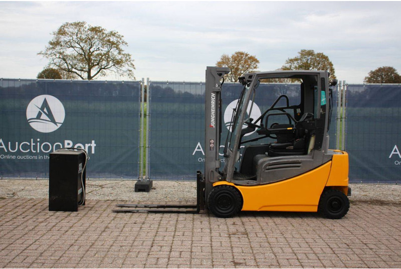 Jungheinrich EFG 316 - Chariot élévateur électrique: photos 2 Jungheinrich EFG 316 - Chariot élévateur électrique: photos 2