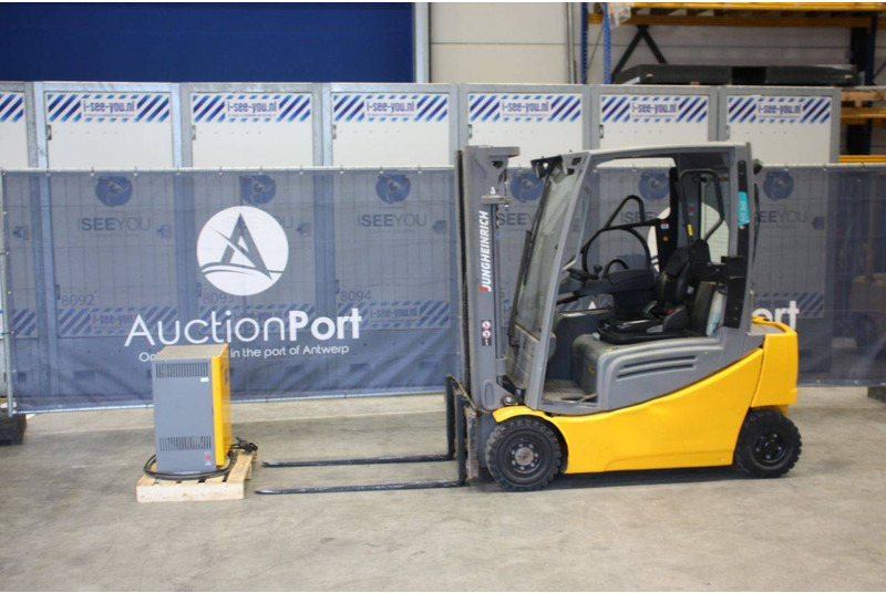 Jungheinrich EFG 316 - Chariot élévateur électrique: photos 2 Jungheinrich EFG 316 - Chariot élévateur électrique: photos 2