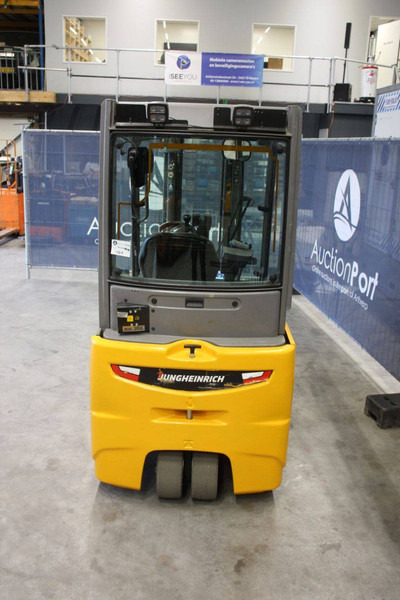 Jungheinrich EFG220 - Chariot élévateur électrique: photos 4 Jungheinrich EFG220 - Chariot élévateur électrique: photos 4