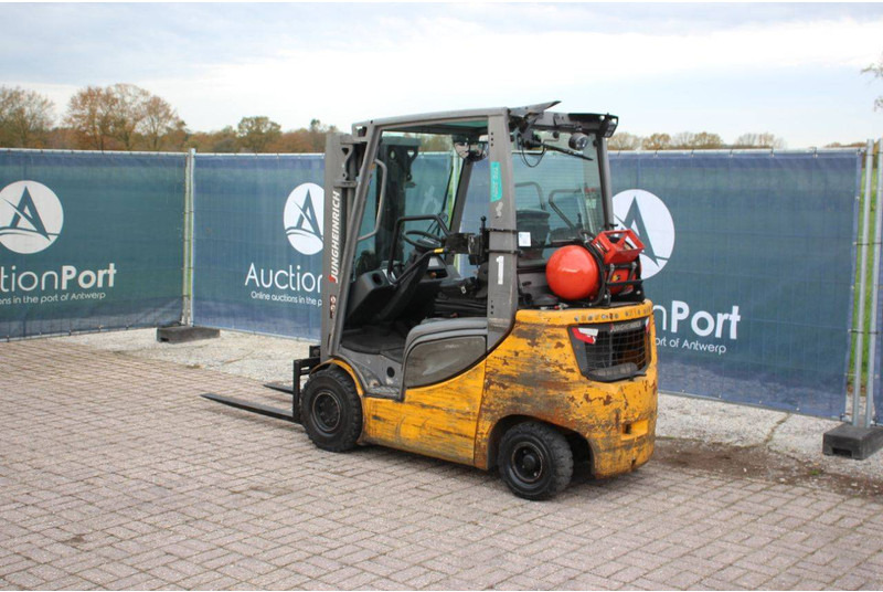 Jungheinrich TFG 320s - Chariot élévateur à gaz: photos 3 Jungheinrich TFG 320s - Chariot élévateur à gaz: photos 3