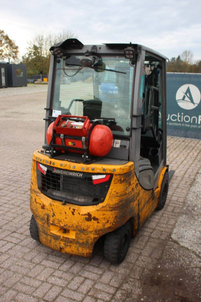 Jungheinrich TFG 320s - Chariot élévateur à gaz: photos 5 Jungheinrich TFG 320s - Chariot élévateur à gaz: photos 5