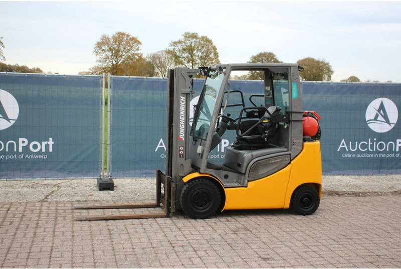 Jungheinrich TFG 320s - Chariot élévateur à gaz: photos 1 Jungheinrich TFG 320s - Chariot élévateur à gaz: photos 1