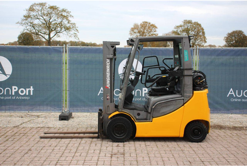 Jungheinrich TFG 320s - Chariot élévateur à gaz: photos 2 Jungheinrich TFG 320s - Chariot élévateur à gaz: photos 2