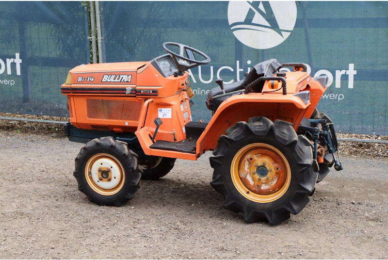 Kubota B1-14 Bulltra - Tracteur agricole: photos 3 Kubota B1-14 Bulltra - Tracteur agricole: photos 3
