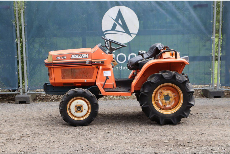 Kubota B1-14 Bulltra - Tracteur agricole: photos 2 Kubota B1-14 Bulltra - Tracteur agricole: photos 2