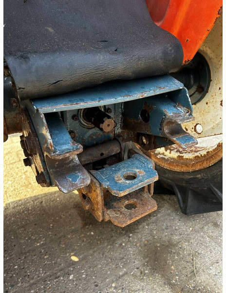 Kubota B1600E - Tracteur agricole: photos 3 Kubota B1600E - Tracteur agricole: photos 3