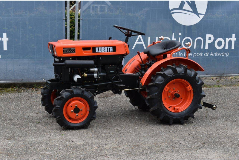 Kubota B5000 - Tracteur agricole: photos 1 Kubota B5000 - Tracteur agricole: photos 1
