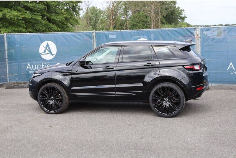 Land Rover Range Rover - SUV: photos 3 Land Rover Range Rover - SUV: photos 3