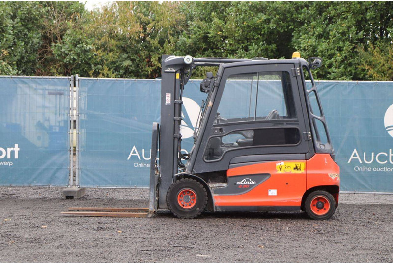 Linde E30L-01 - Chariot élévateur électrique: photos 2 Linde E30L-01 - Chariot élévateur électrique: photos 2