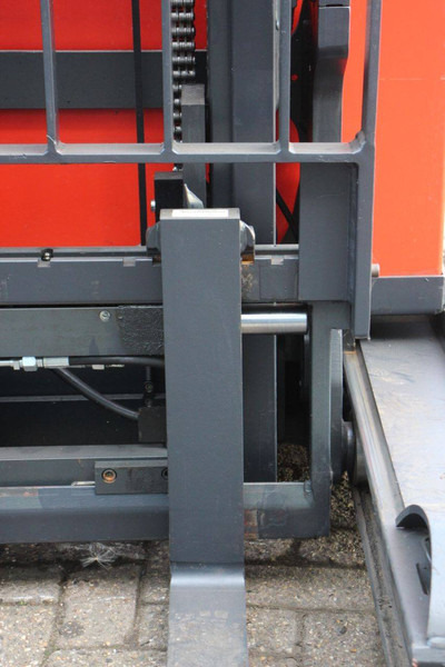 Chariot élévateur électrique Linde R14B-01: photos 12 Chariot élévateur électrique Linde R14B-01: photos 12