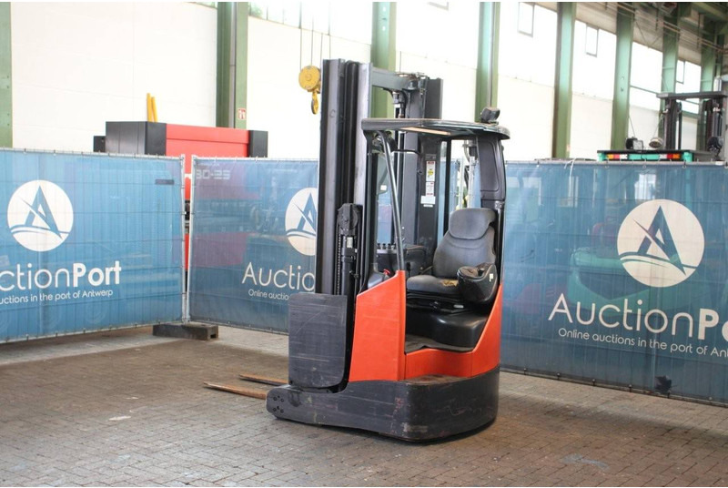 Linde R14X-03 - Chariot à mât rétractable: photos 3 Linde R14X-03 - Chariot à mât rétractable: photos 3