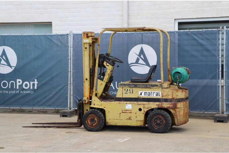 Matra F1550ZP - Chariot élévateur à gaz: photos 3 Matra F1550ZP - Chariot élévateur à gaz: photos 3