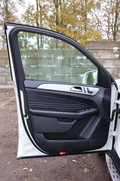 Berline Mercedes-Benz ML350: photos 19 Berline Mercedes-Benz ML350: photos 19