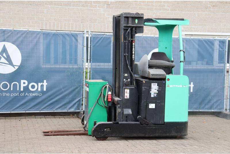 Mitsubishi RB16KN - Chariot à mât rétractable: photos 1 Mitsubishi RB16KN - Chariot à mât rétractable: photos 1