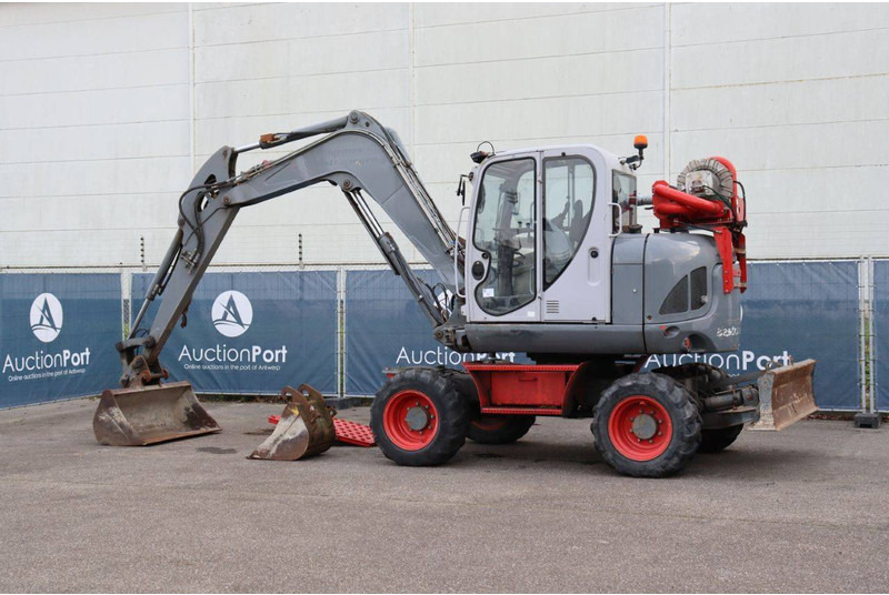 Neuson 9503 WD - Pelle sur pneus: photos 4 Neuson 9503 WD - Pelle sur pneus: photos 4