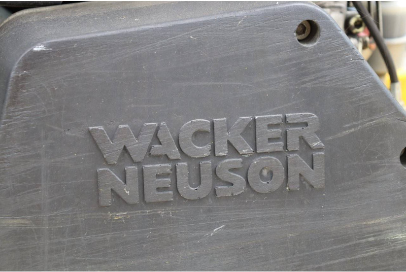 Plaque vibrante Neuson DPU 3050: photos 12