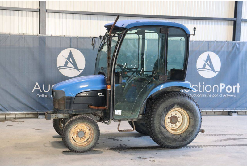 New Holland TC27D - Tracteur agricole: photos 1 New Holland TC27D - Tracteur agricole: photos 1